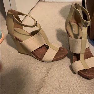 BCBG wedges
